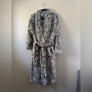 Stars Above gray leopard robe